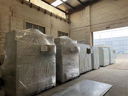 一批激光切割机除尘器发货中—张家港乐虎lehu工业吸尘器_乐虎lehu