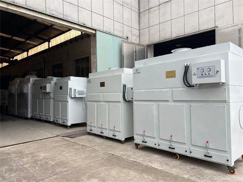 一批激光切割机除尘器发货中—张家港乐虎lehu工业吸尘器_乐虎lehu
