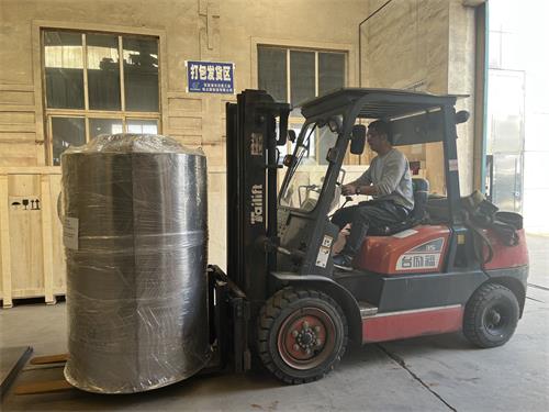 美国企业某食物公司定制的除尘装备打包发货_乐虎lehu