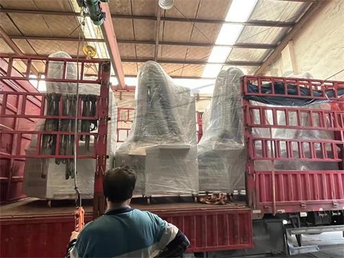 扬州客户定制的脉冲滤筒除尘器打包发货——乐虎lehu工业_乐虎lehu