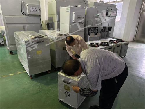 7台便携式除尘器打包发货_乐虎lehu